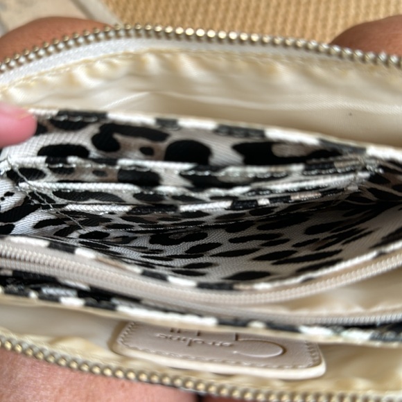 Caroline Hill Leopard print purse with interior pockets and card holders - Picture 6 of 10